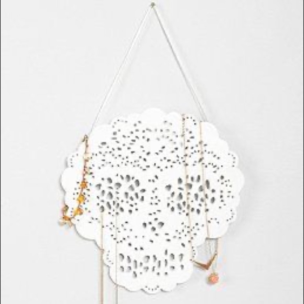 UO lace skull jewelry organizer